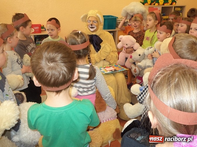 Zdjęcie w galerii na portalu naszraciborz.pl: Dzień Pluszowego Misia w Przedszkolu w Pietrowicach Wielkich wiadomości z regionu