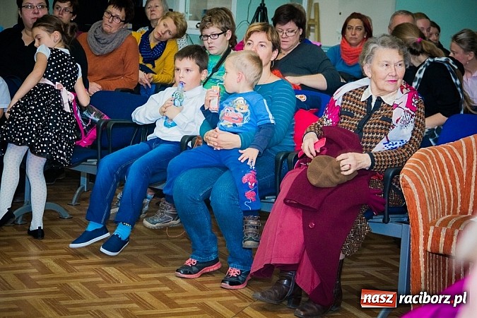 Zdjęcie w galerii na portalu naszraciborz.pl: Jesienne tańczenie w MDK wiadomości z regionu
