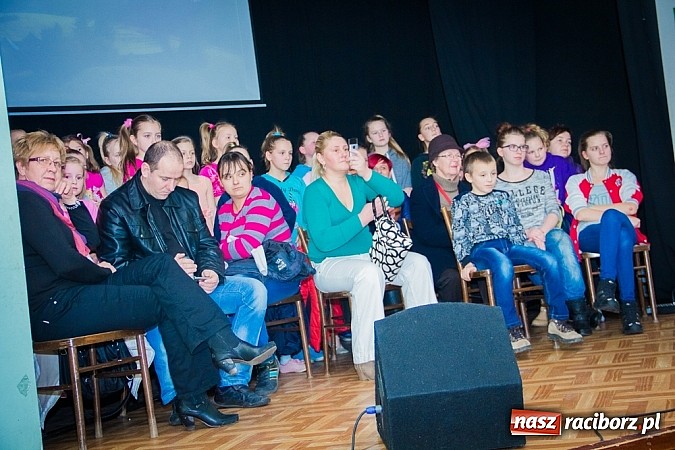 Zdjęcie w galerii na portalu naszraciborz.pl: Jesienne tańczenie w MDK wiadomości z regionu