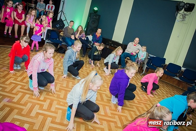 Zdjęcie w galerii na portalu naszraciborz.pl: Jesienne tańczenie w MDK wiadomości z regionu