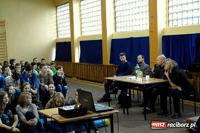 Zdjęcie w galerii na portalu naszraciborz.pl: Co słychać u Kuzyna? Sukcesy filmu raciborskiego ZSOMS wiadomości z regionu