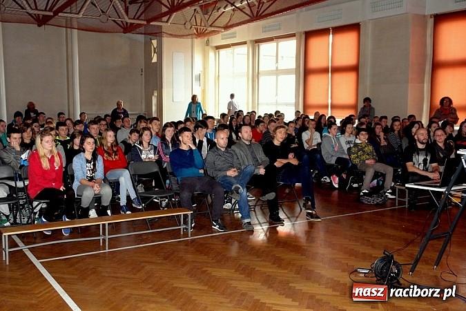 Zdjęcie w galerii na portalu naszraciborz.pl: Co słychać u Kuzyna? Sukcesy filmu raciborskiego ZSOMS wiadomości z regionu