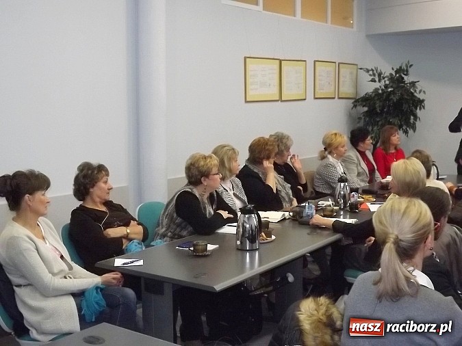 Zdjęcie w galerii na portalu naszraciborz.pl: Wicekurator pochwalił dyrektor&oacute;w raciborskich plac&oacute;wek oświatowych wiadomości z regionu