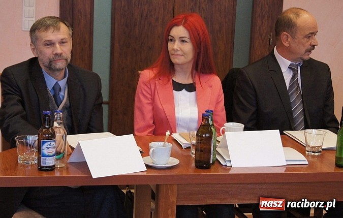Zdjęcie w galerii na portalu naszraciborz.pl: Radni i w&oacute;jt w Nędzy już po ślubowaniu wiadomości z regionu