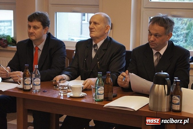 Zdjęcie w galerii na portalu naszraciborz.pl: Radni i w&oacute;jt w Nędzy już po ślubowaniu wiadomości z regionu