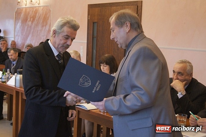 Zdjęcie w galerii na portalu naszraciborz.pl: Radni i w&oacute;jt w Nędzy już po ślubowaniu wiadomości z regionu