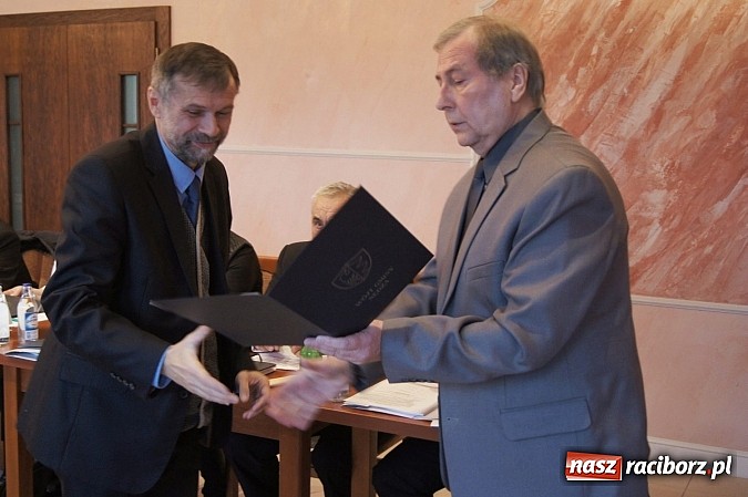 Zdjęcie w galerii na portalu naszraciborz.pl: Radni i w&oacute;jt w Nędzy już po ślubowaniu wiadomości z regionu