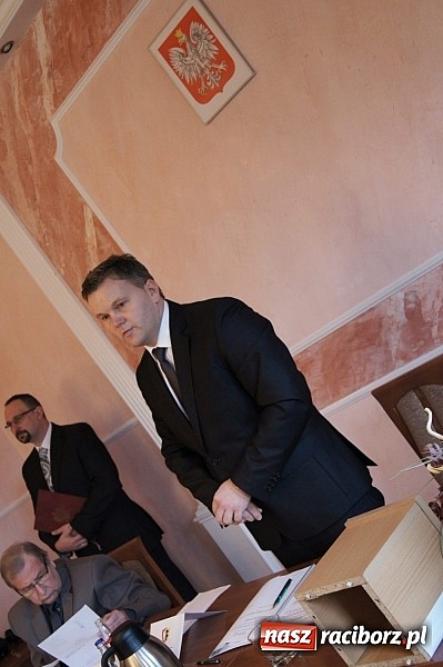 Zdjęcie w galerii na portalu naszraciborz.pl: Radni i w&oacute;jt w Nędzy już po ślubowaniu wiadomości z regionu