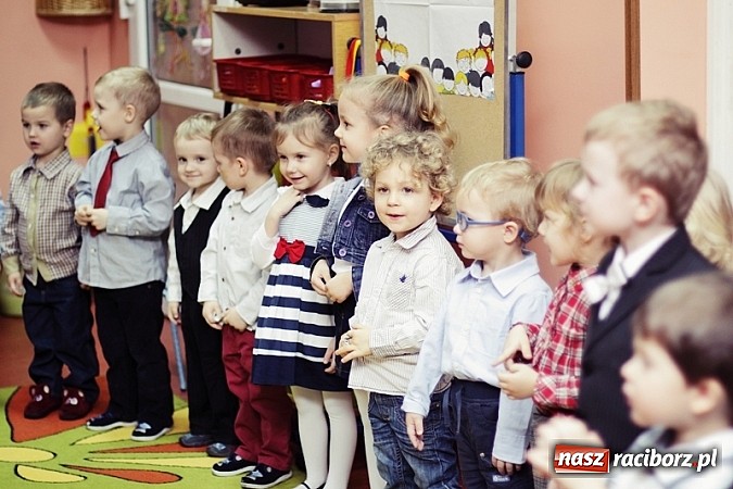 Zdjęcie w galerii na portalu naszraciborz.pl: Prezydent pasował przedszkolaki w Przedszkolu nr 23 wiadomości z regionu