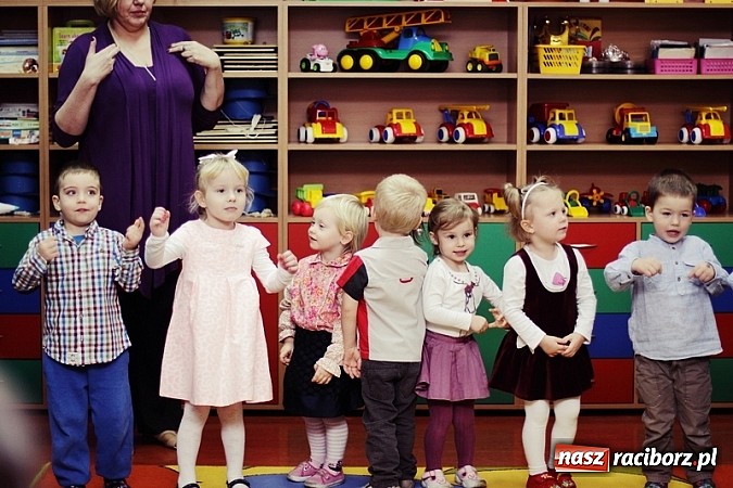 Zdjęcie w galerii na portalu naszraciborz.pl: Prezydent pasował przedszkolaki w Przedszkolu nr 23 wiadomości z regionu