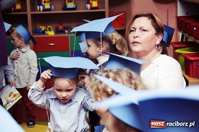 Zdjęcie w galerii na portalu naszraciborz.pl: Prezydent pasował przedszkolaki w Przedszkolu nr 23 wiadomości z regionu