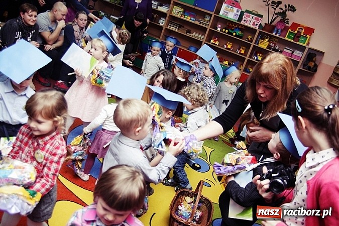 Zdjęcie w galerii na portalu naszraciborz.pl: Prezydent pasował przedszkolaki w Przedszkolu nr 23 wiadomości z regionu