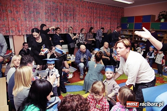 Zdjęcie w galerii na portalu naszraciborz.pl: Prezydent pasował przedszkolaki w Przedszkolu nr 23 wiadomości z regionu