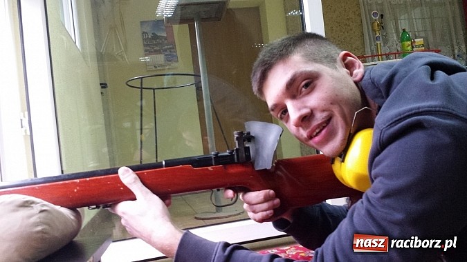 Zdjęcie w galerii na portalu naszraciborz.pl: Studenci PWSZ stawiają pierwsze kroki na strzelnicy wiadomości z regionu