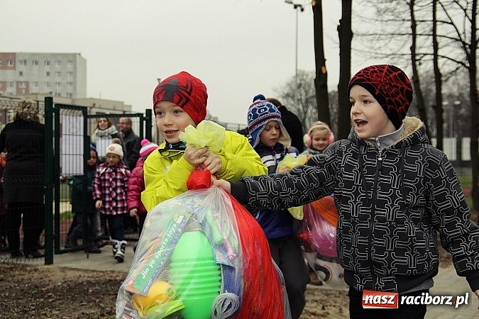 Zdjęcie w galerii na portalu naszraciborz.pl: Nowy plac zabaw przy SP 18 już otwarty wiadomości z regionu