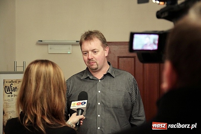 Zdjęcie w galerii na portalu naszraciborz.pl: Festiwal Podróżniczy Wiatraki rozpoczęty  wiadomości z regionu