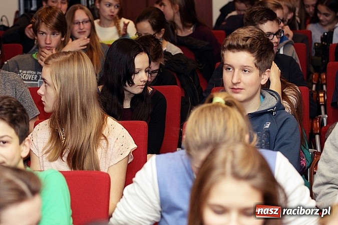 Zdjęcie w galerii na portalu naszraciborz.pl: Festiwal Podróżniczy Wiatraki rozpoczęty  wiadomości z regionu