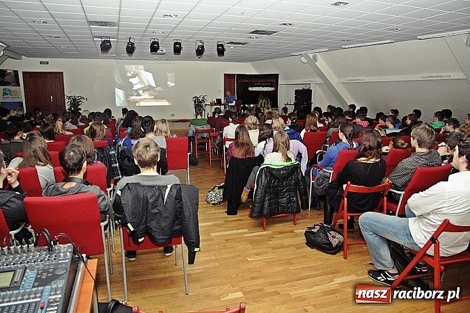 Zdjęcie w galerii na portalu naszraciborz.pl: Festiwal Podróżniczy Wiatraki rozpoczęty  wiadomości z regionu