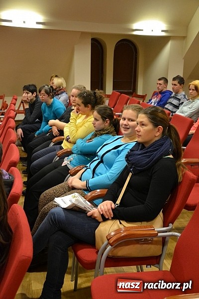 Zdjęcie w galerii na portalu naszraciborz.pl: Festiwal Podróżniczy Wiatraki rozpoczęty  wiadomości z regionu