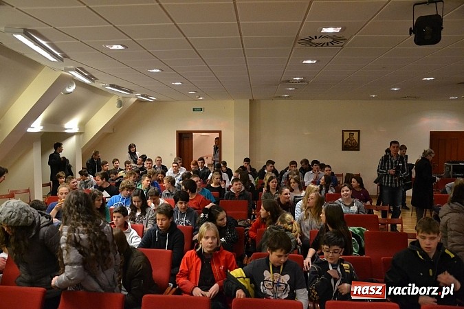 Zdjęcie w galerii na portalu naszraciborz.pl: Festiwal Podróżniczy Wiatraki rozpoczęty  wiadomości z regionu