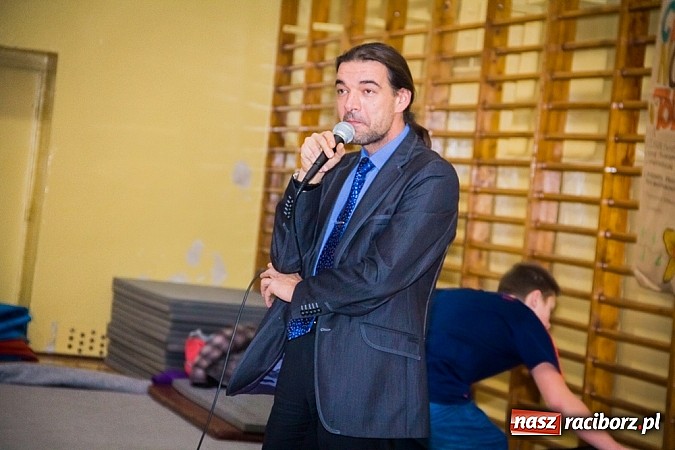 Zdjęcie w galerii na portalu naszraciborz.pl: Świetna zabawa w czasie Nocy Tolerancji w Gimnazjum Nr 5 wiadomości z regionu