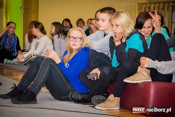 Zdjęcie w galerii na portalu naszraciborz.pl: Świetna zabawa w czasie Nocy Tolerancji w Gimnazjum Nr 5 wiadomości z regionu