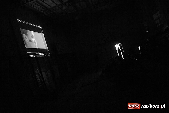 Zdjęcie w galerii na portalu naszraciborz.pl: Świetna zabawa w czasie Nocy Tolerancji w Gimnazjum Nr 5 wiadomości z regionu