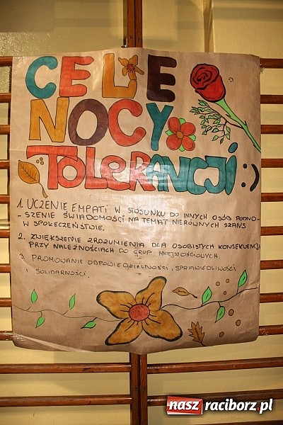 Zdjęcie w galerii na portalu naszraciborz.pl: Świetna zabawa w czasie Nocy Tolerancji w Gimnazjum Nr 5 wiadomości z regionu