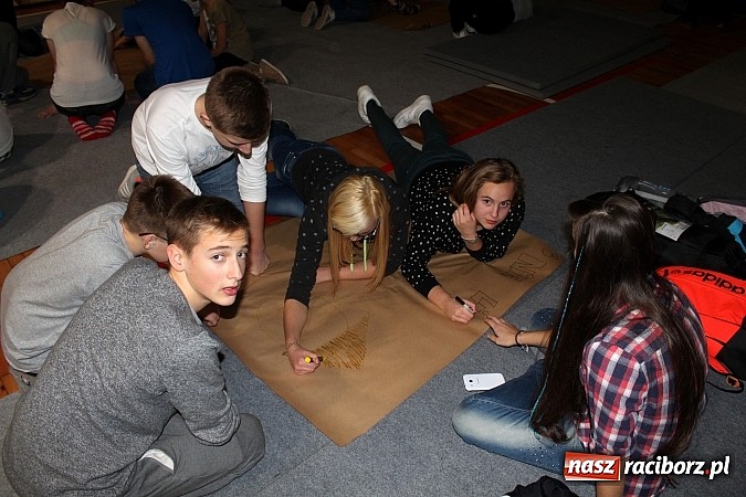 Zdjęcie w galerii na portalu naszraciborz.pl: Świetna zabawa w czasie Nocy Tolerancji w Gimnazjum Nr 5 wiadomości z regionu