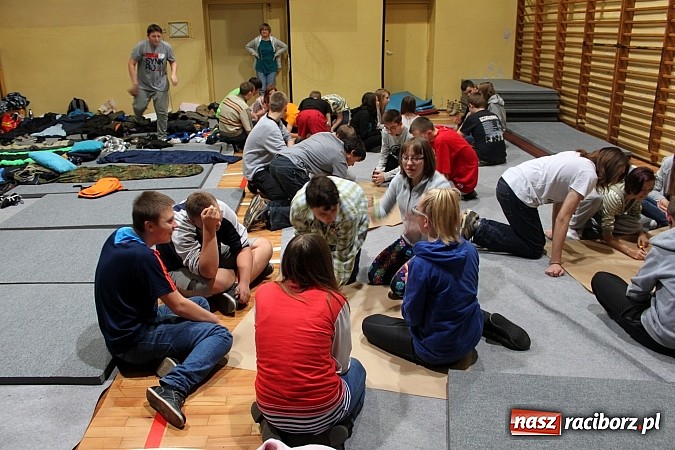 Zdjęcie w galerii na portalu naszraciborz.pl: Świetna zabawa w czasie Nocy Tolerancji w Gimnazjum Nr 5 wiadomości z regionu