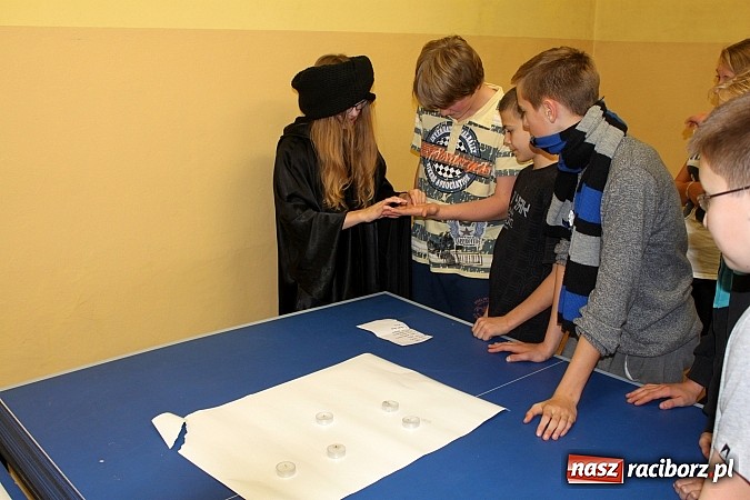 Zdjęcie w galerii na portalu naszraciborz.pl: Świetna zabawa w czasie Nocy Tolerancji w Gimnazjum Nr 5 wiadomości z regionu