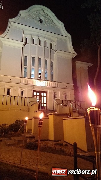 Zdjęcie w galerii na portalu naszraciborz.pl:  Noc jest ciemna i pełna strachów, a biblioteka czuwa wiadomości z regionu