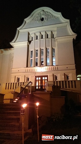 Zdjęcie w galerii na portalu naszraciborz.pl:  Noc jest ciemna i pełna strachów, a biblioteka czuwa wiadomości z regionu