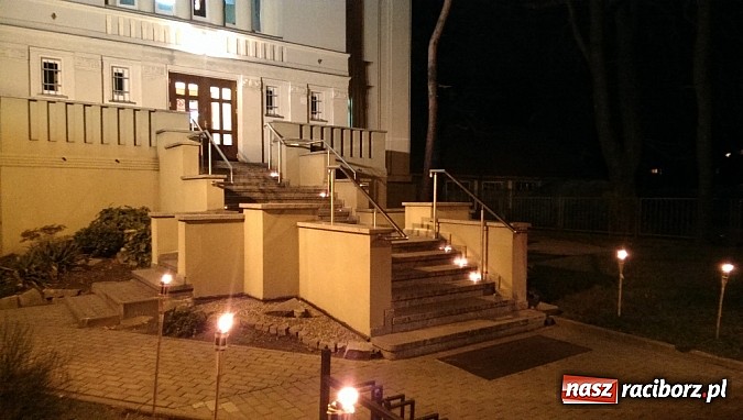 Zdjęcie w galerii na portalu naszraciborz.pl:  Noc jest ciemna i pełna strachów, a biblioteka czuwa wiadomości z regionu