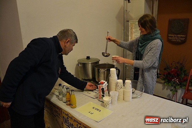 Zdjęcie w galerii na portalu naszraciborz.pl: XI Festiwal Podróżniczy Wiatraki - pełna sala na Bieleckim wiadomości z regionu