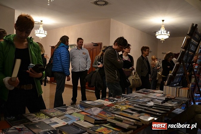 Zdjęcie w galerii na portalu naszraciborz.pl: XI Festiwal Podróżniczy Wiatraki - pełna sala na Bieleckim wiadomości z regionu