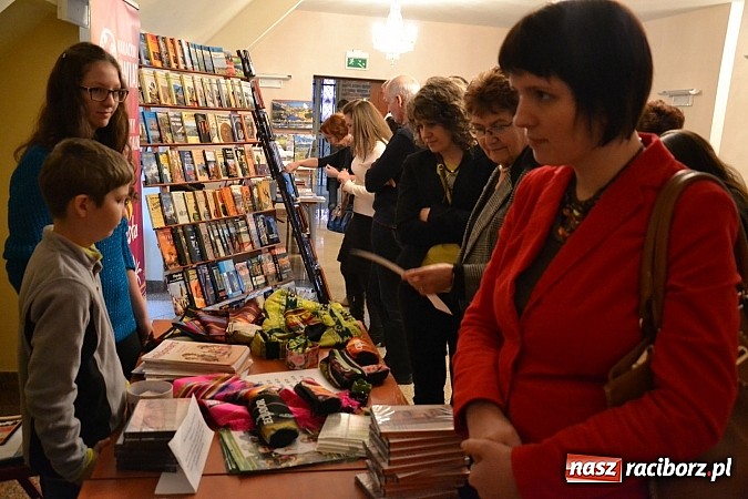 Zdjęcie w galerii na portalu naszraciborz.pl: XI Festiwal Podróżniczy Wiatraki - pełna sala na Bieleckim wiadomości z regionu