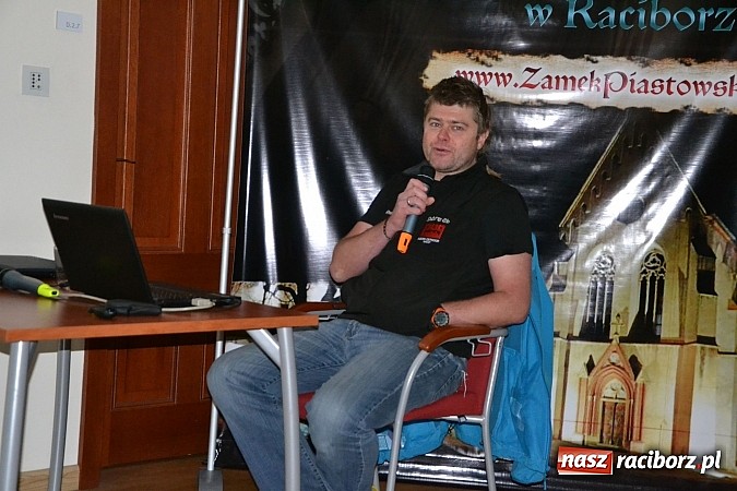 Zdjęcie w galerii na portalu naszraciborz.pl: XI Festiwal Podróżniczy Wiatraki - pełna sala na Bieleckim wiadomości z regionu