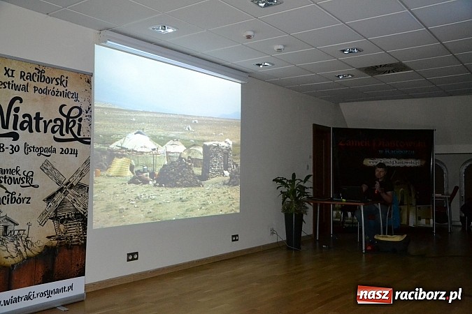 Zdjęcie w galerii na portalu naszraciborz.pl: XI Festiwal Podróżniczy Wiatraki - pełna sala na Bieleckim wiadomości z regionu