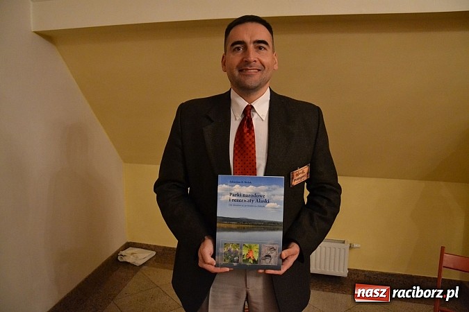 Zdjęcie w galerii na portalu naszraciborz.pl: XI Festiwal Podróżniczy Wiatraki - pełna sala na Bieleckim wiadomości z regionu