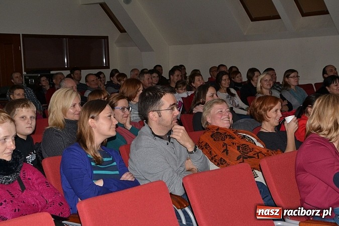 Zdjęcie w galerii na portalu naszraciborz.pl: XI Festiwal Podróżniczy Wiatraki - pełna sala na Bieleckim wiadomości z regionu