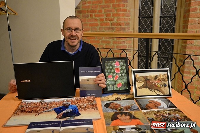 Zdjęcie w galerii na portalu naszraciborz.pl: XI Festiwal Podróżniczy Wiatraki - pełna sala na Bieleckim wiadomości z regionu