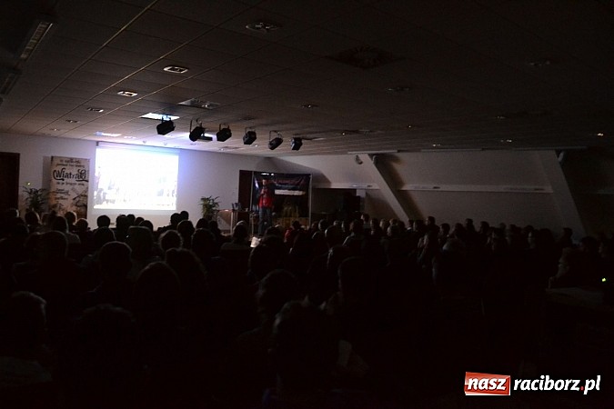 Zdjęcie w galerii na portalu naszraciborz.pl: XI Festiwal Podróżniczy Wiatraki - pełna sala na Bieleckim wiadomości z regionu