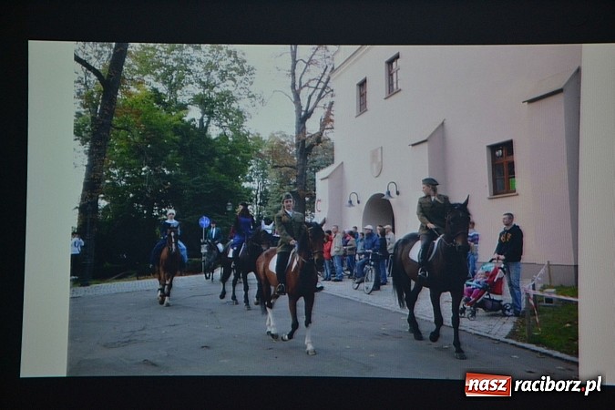 Zdjęcie w galerii na portalu naszraciborz.pl: XI Festiwal Podróżniczy Wiatraki - pełna sala na Bieleckim wiadomości z regionu