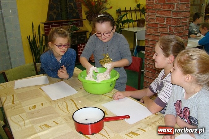 Zdjęcie w galerii na portalu naszraciborz.pl: Biwak nocny w Zespole Szk&oacute;ł w Krzanowicach wiadomości z regionu