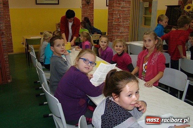 Zdjęcie w galerii na portalu naszraciborz.pl: Biwak nocny w Zespole Szk&oacute;ł w Krzanowicach wiadomości z regionu