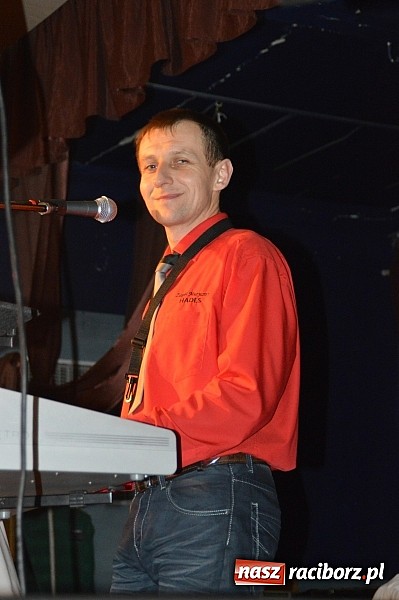 Zdjęcie w galerii na portalu naszraciborz.pl: Szalona zabawa andrzejkowa OSP Pietraszyn wiadomości z regionu