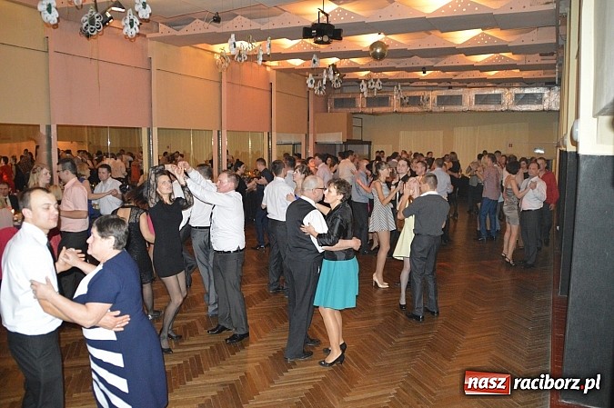 Zdjęcie w galerii na portalu naszraciborz.pl: Szalona zabawa andrzejkowa OSP Pietraszyn wiadomości z regionu