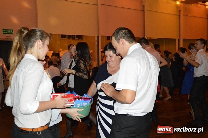 Zdjęcie w galerii na portalu naszraciborz.pl: Szalona zabawa andrzejkowa OSP Pietraszyn wiadomości z regionu