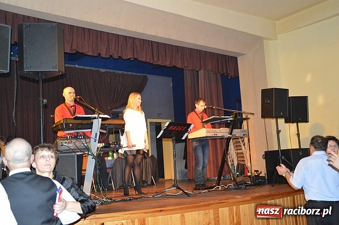 Zdjęcie w galerii na portalu naszraciborz.pl: Szalona zabawa andrzejkowa OSP Pietraszyn wiadomości z regionu